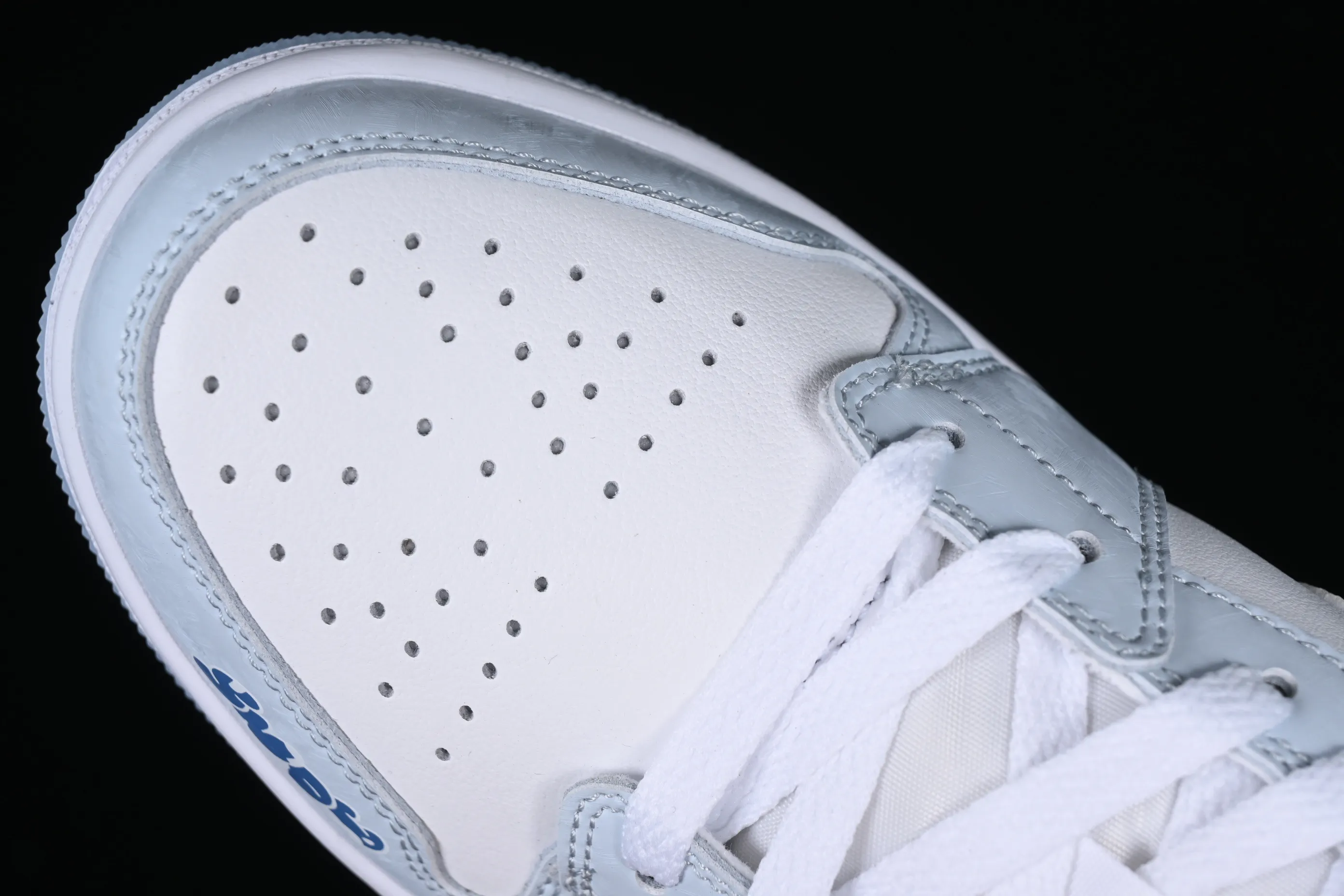 All categories Air Jordan Jordan series basketball shoes Air Jordan 1 Low Air Jordan 1 Low AJ1 Joe 1 Christmas customization Ice and Snow Puppy Low-top cultural and casual sneakers FQ9112-100